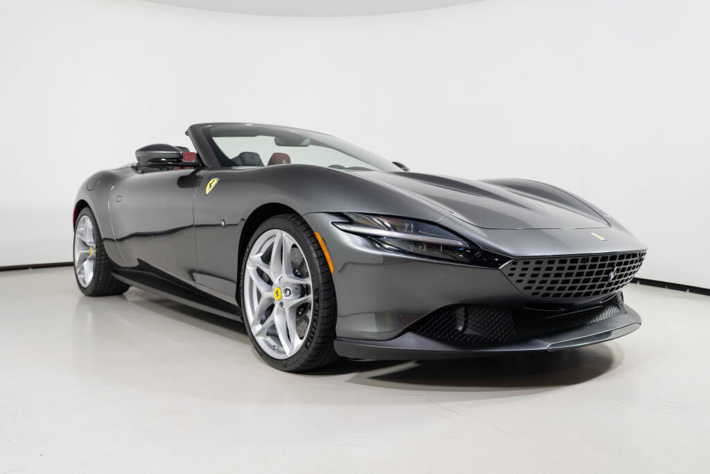 Used 2025 Ferrari Roma Spider image 6
