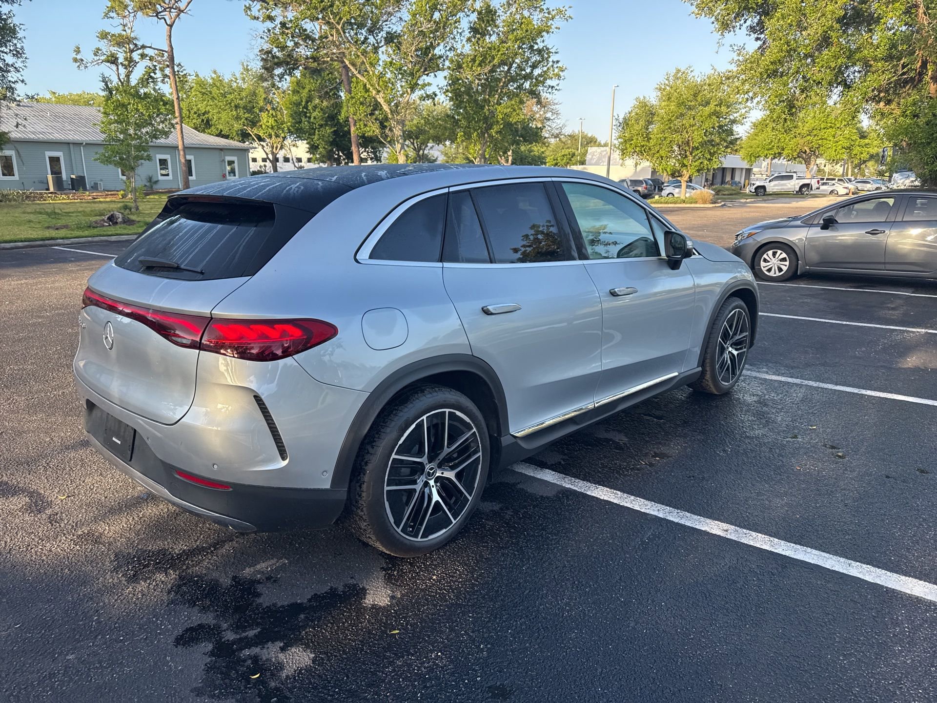 Used 2025 Mercedes-Benz EQE 350+ SUV image 4