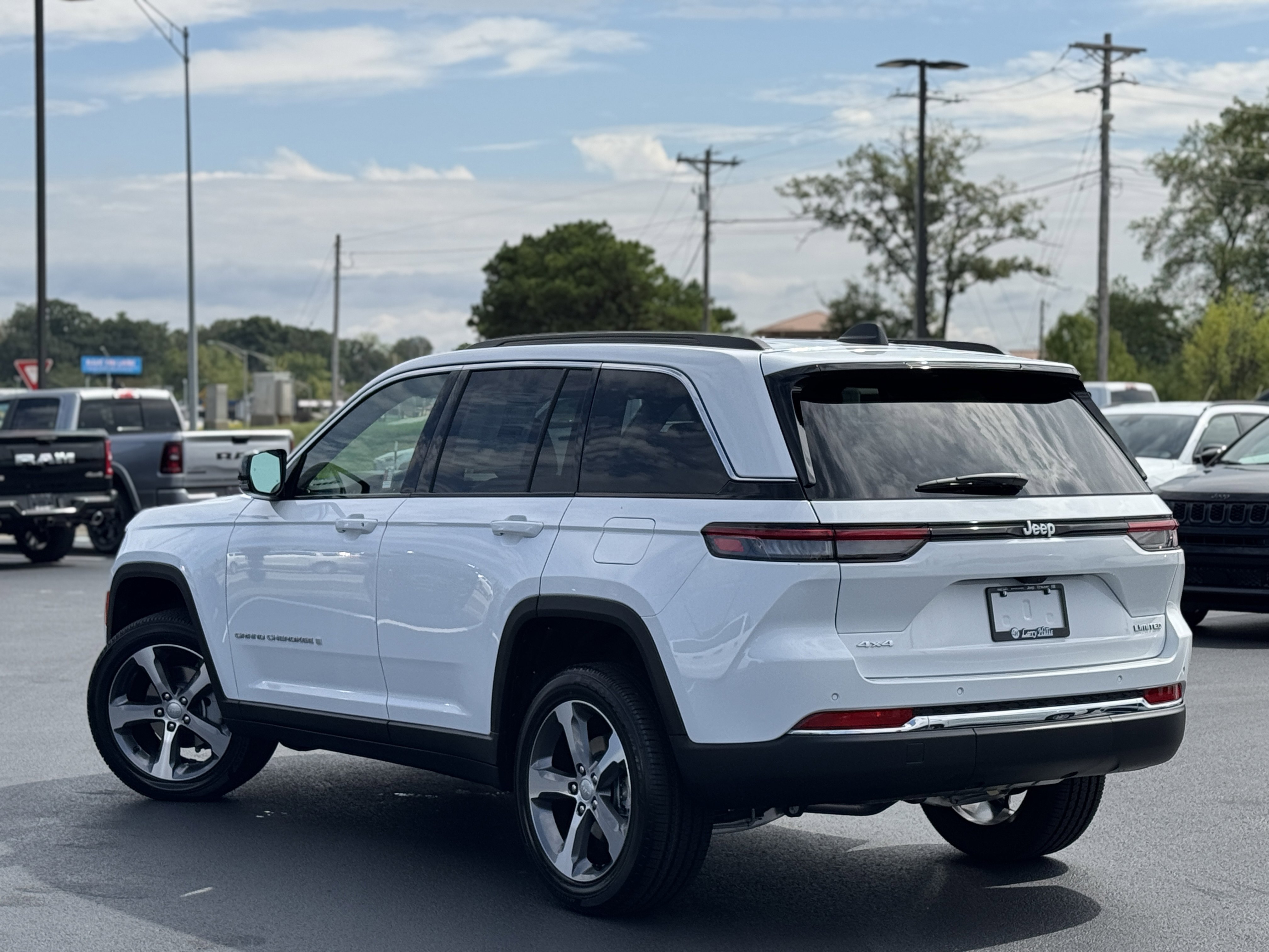 New 2025 Jeep Grand Cherokee Limited image 6