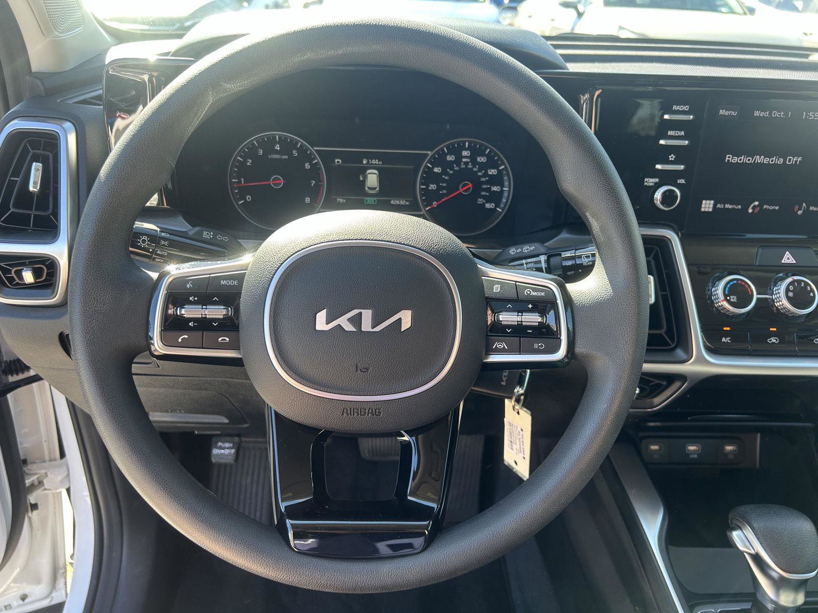 Used 2022 Kia Sorento LX image 13