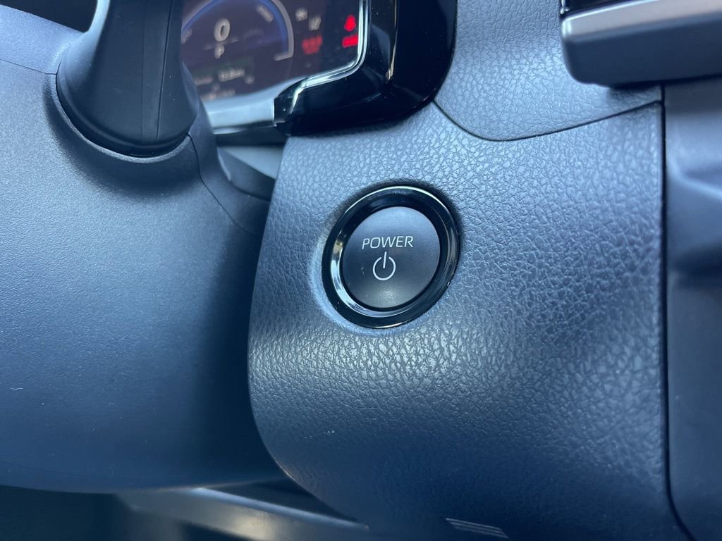 Used 2025 Toyota Camry SE image 13