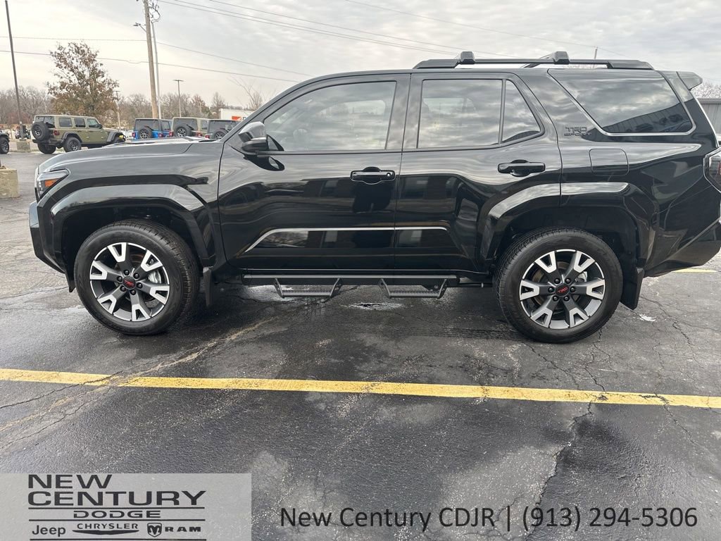 Used 2025 Toyota 4Runner TRD Sport AWD/4WD image 5