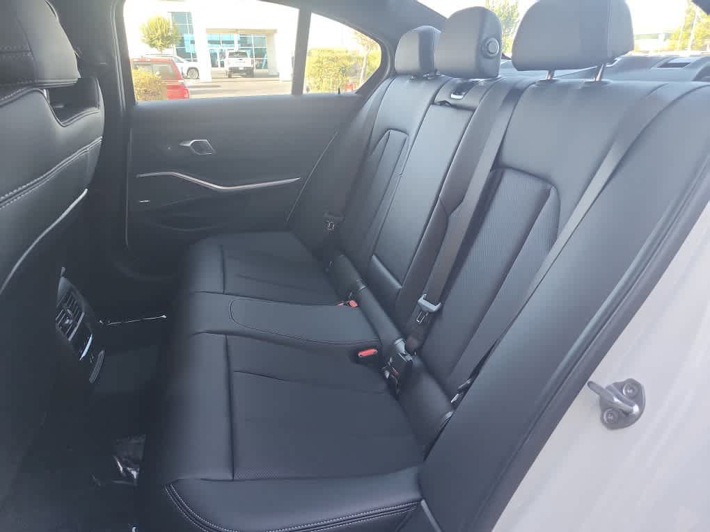 New 2026 BMW 330i Sedan w/ M Sport Package RWD image 25