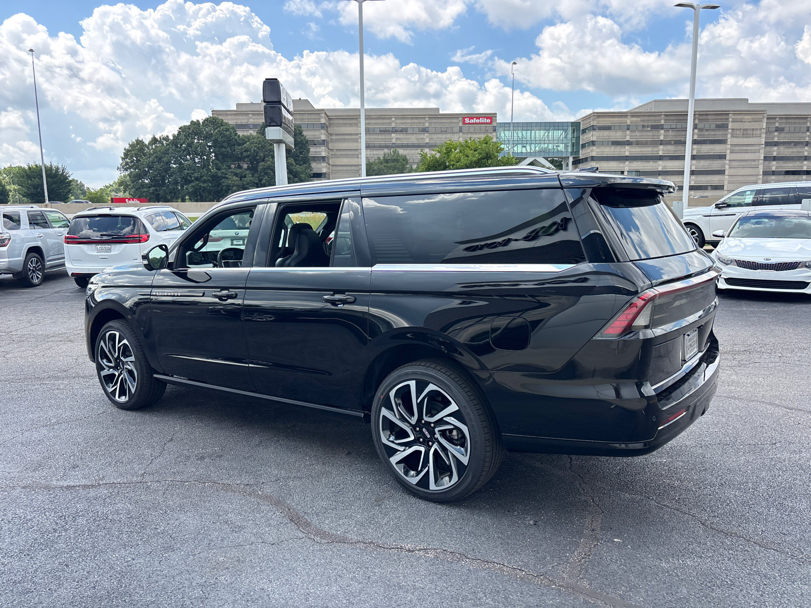 New 2027 Lincoln Navigator L Black Label AWD/4WD image 5