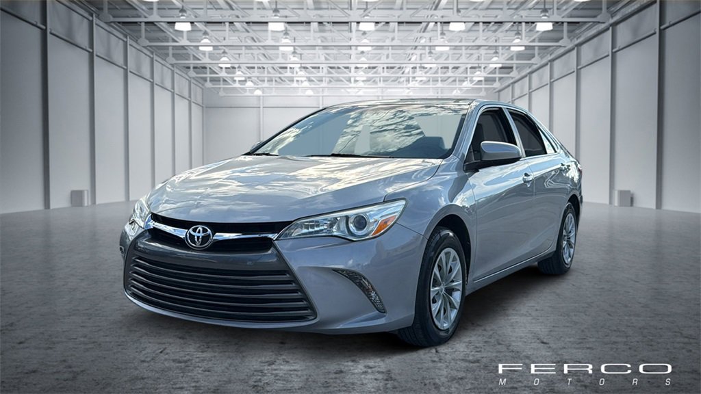 Used 2017 Toyota Camry LE image 1