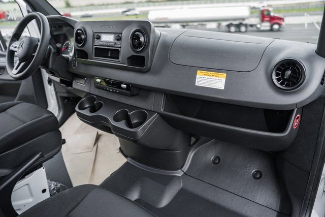 Used 2023 Mercedes-Benz Sprinter 4500 image 15