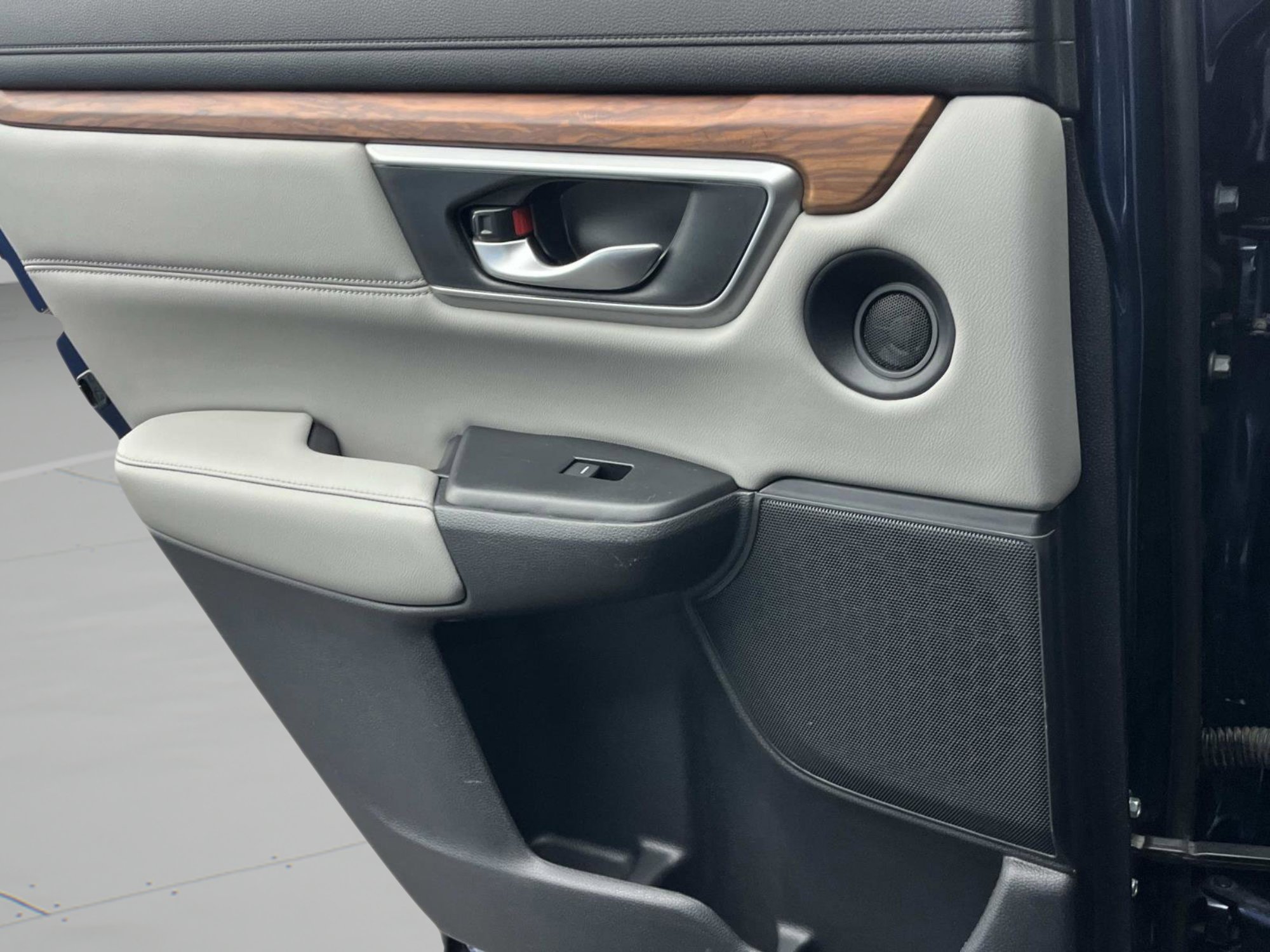 Used 2019 Honda CR-V EX-L image 16