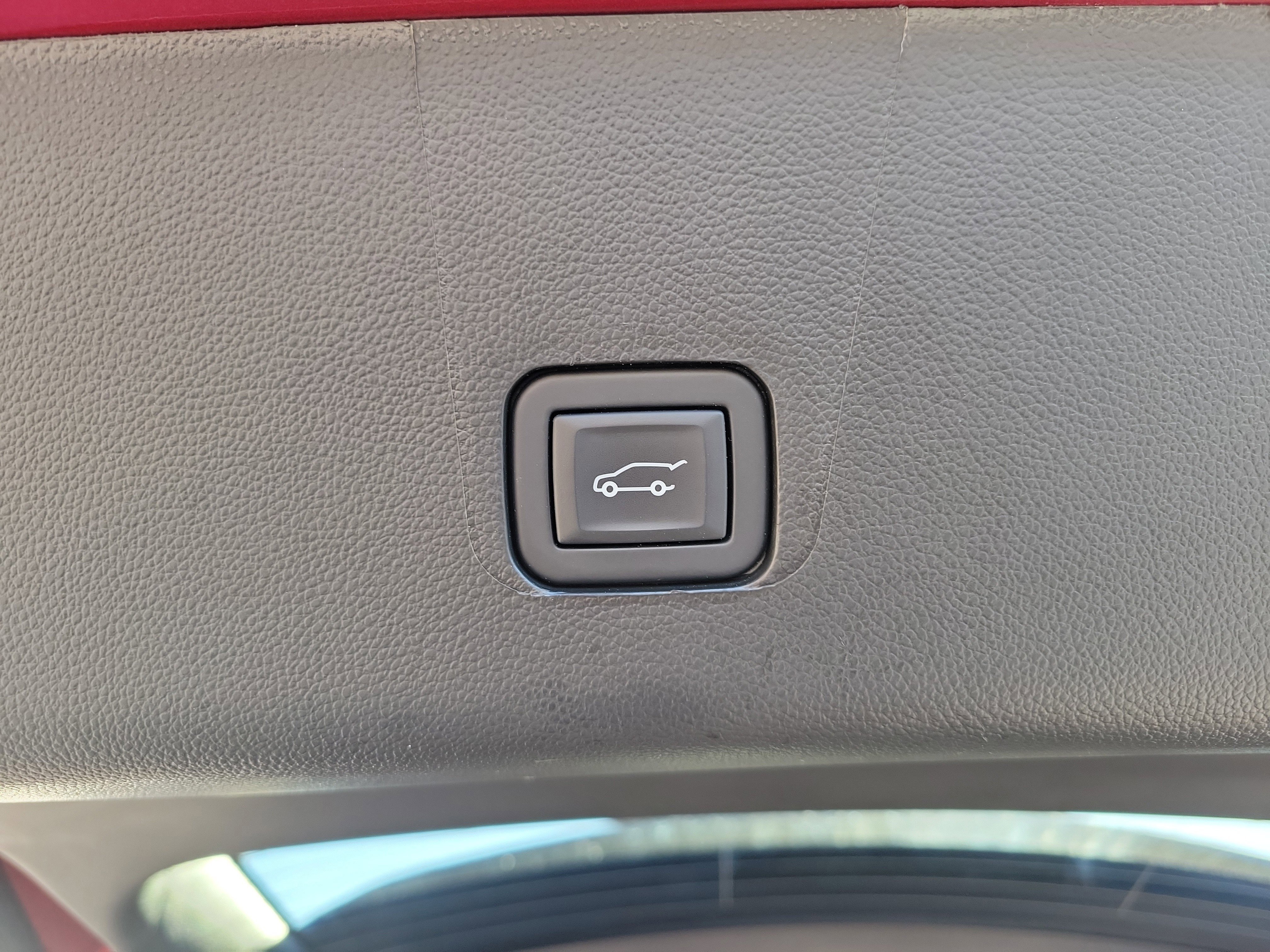 Used 2023 Chevrolet Traverse Premier w/ LPO, Floor Liner Package image 15