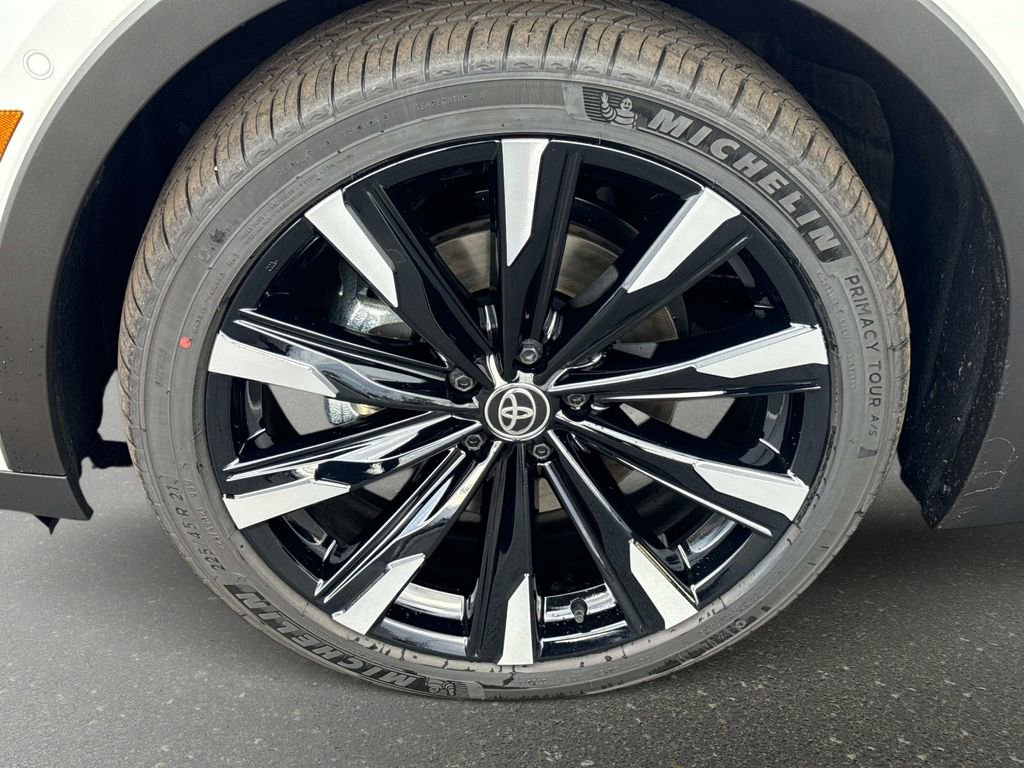 New 2026 Toyota Crown Platinum image 10