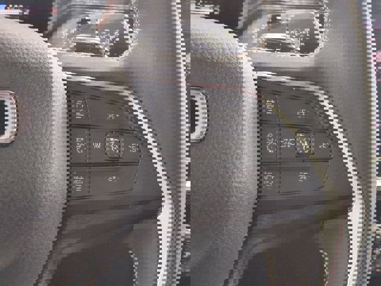 Used 2024 Jeep Grand Cherokee Altitude image 25