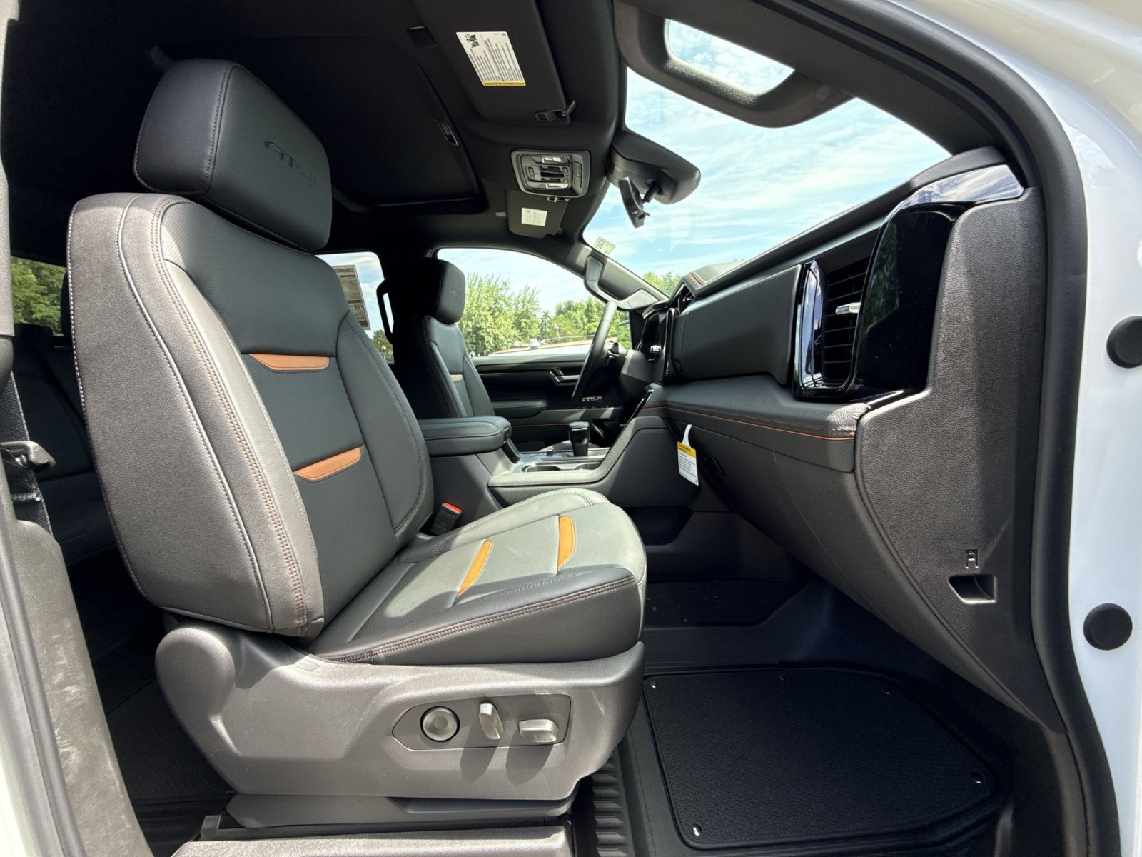 New 2026 GMC Sierra 1500 AT4 w/ AT4 Premium Package AWD/4WD image 28