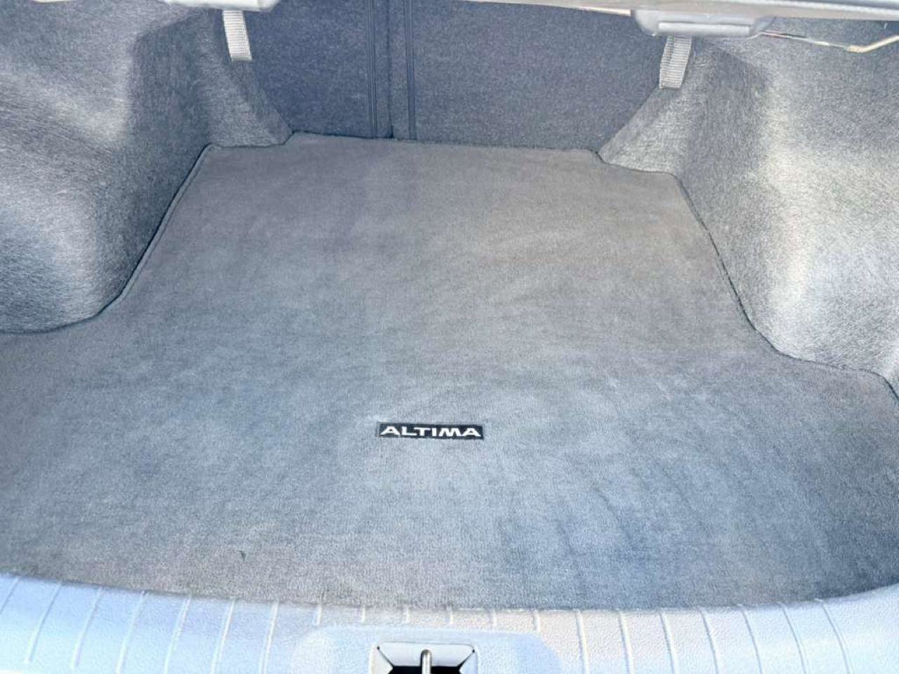 Used 2025 Nissan Altima 2.5 SV image 31