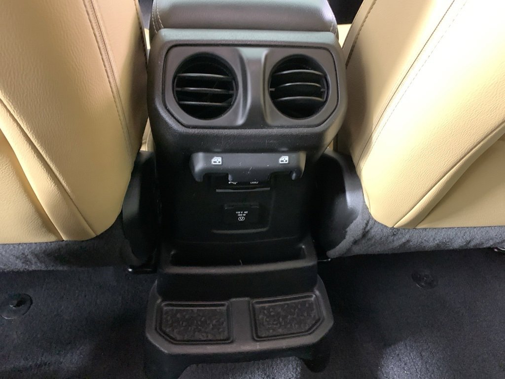 Used 2019 Jeep Wrangler Unlimited Sahara w/ Quick Order Package 24M Moab image 32