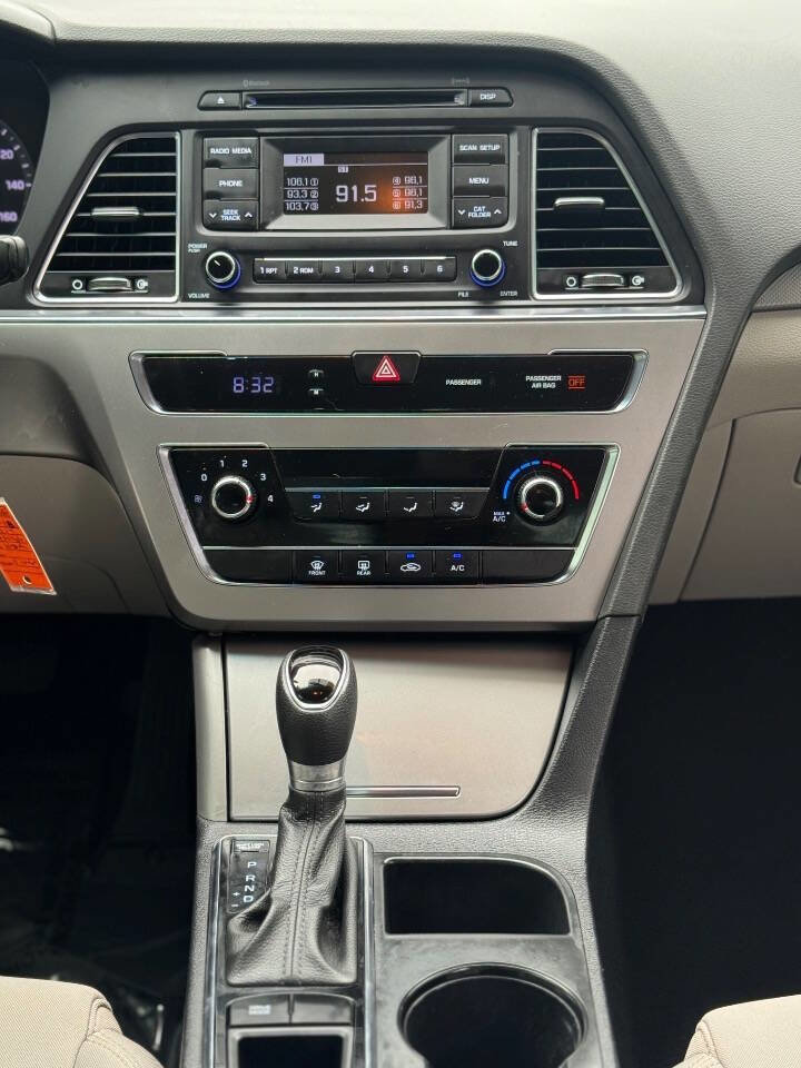 Used 2017 Hyundai Sonata SE image 13