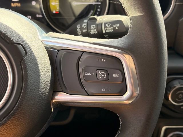 Used 2023 Jeep Wrangler Unlimited Sahara AWD/4WD image 15