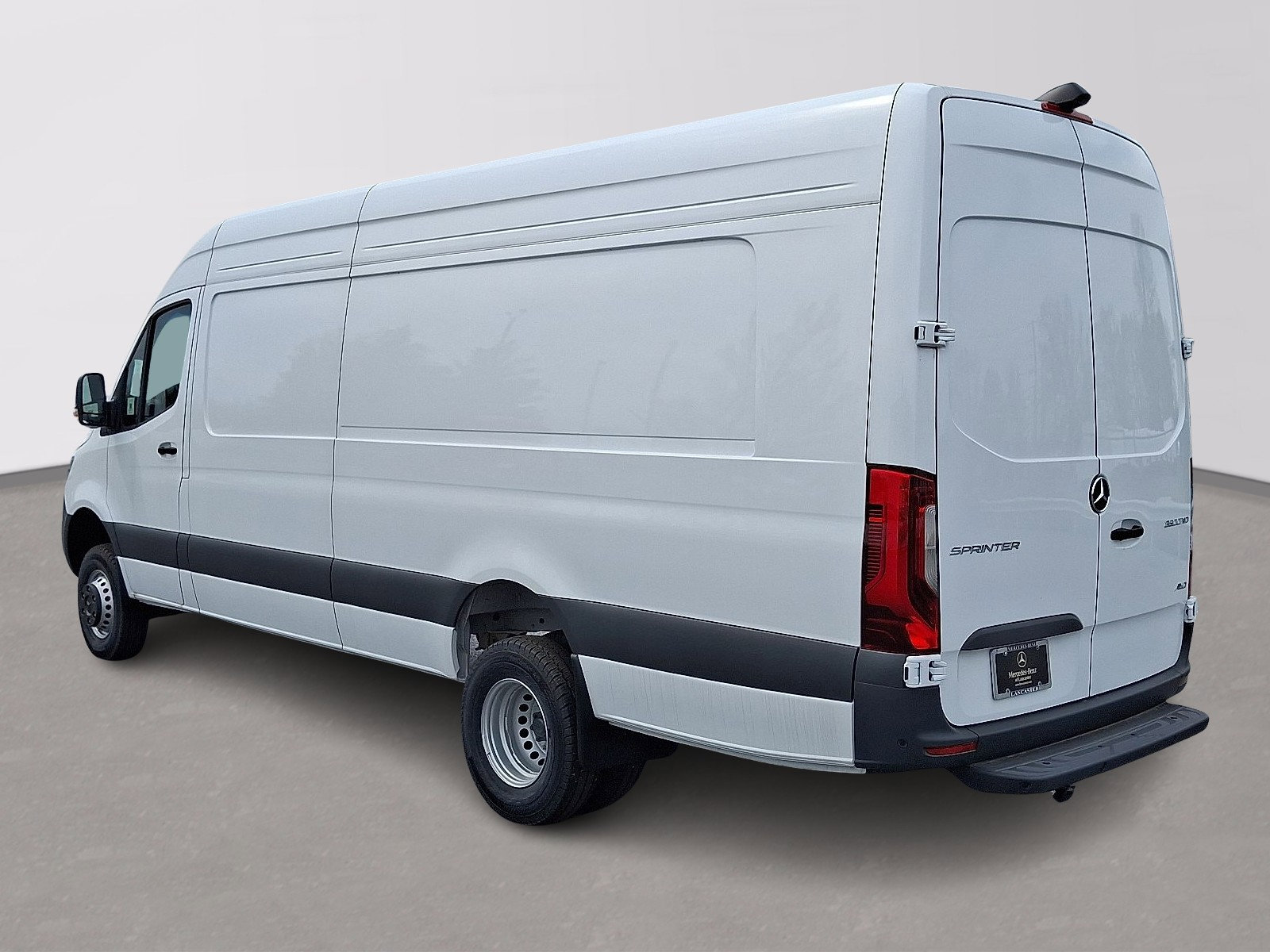 Used 2025 Mercedes-Benz Sprinter 3500 image 6