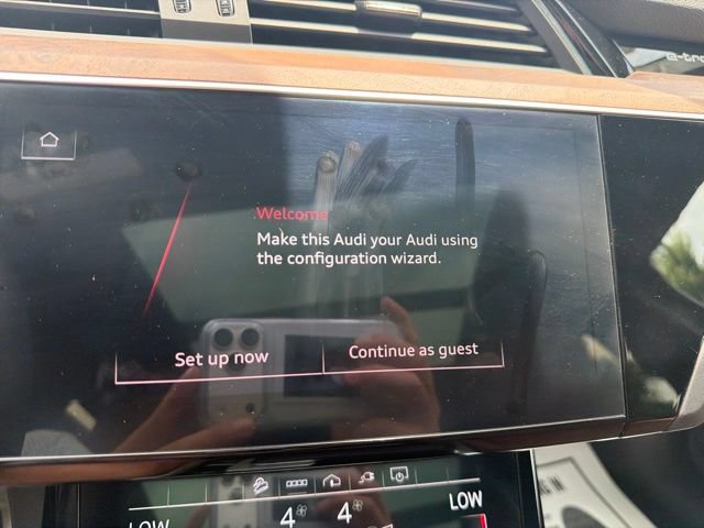 Used 2023 Audi e-tron Premium Plus AWD/4WD image 17