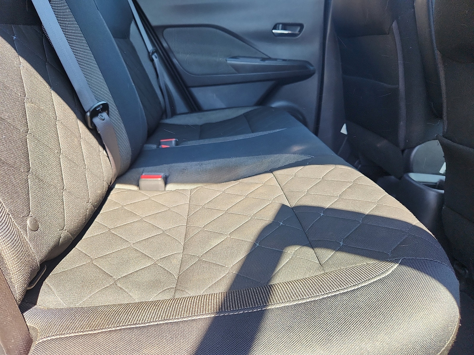 Used 2018 Nissan Kicks SV FWD image 30