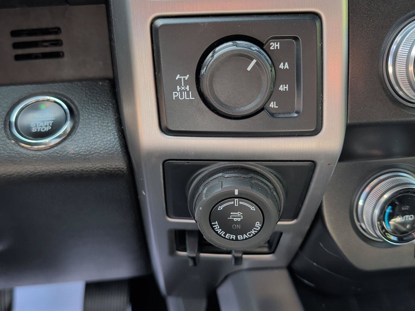 Used 2019 Ford F150 Platinum w/ Equipment Group 701A Luxury AWD/4WD image 18