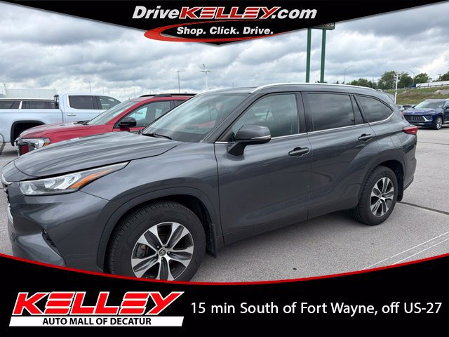 Used 2020 Toyota Highlander XLE AWD/4WD image 1
