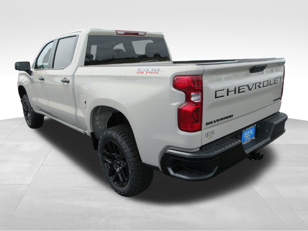 New 2026 Chevrolet Silverado 1500 Custom Trail Boss w/ LPO, Dark Essentials Package AWD/4WD image 4