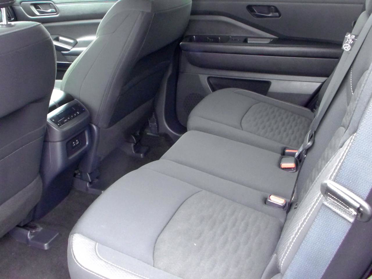 Used 2025 Nissan Pathfinder SV AWD/4WD image 6
