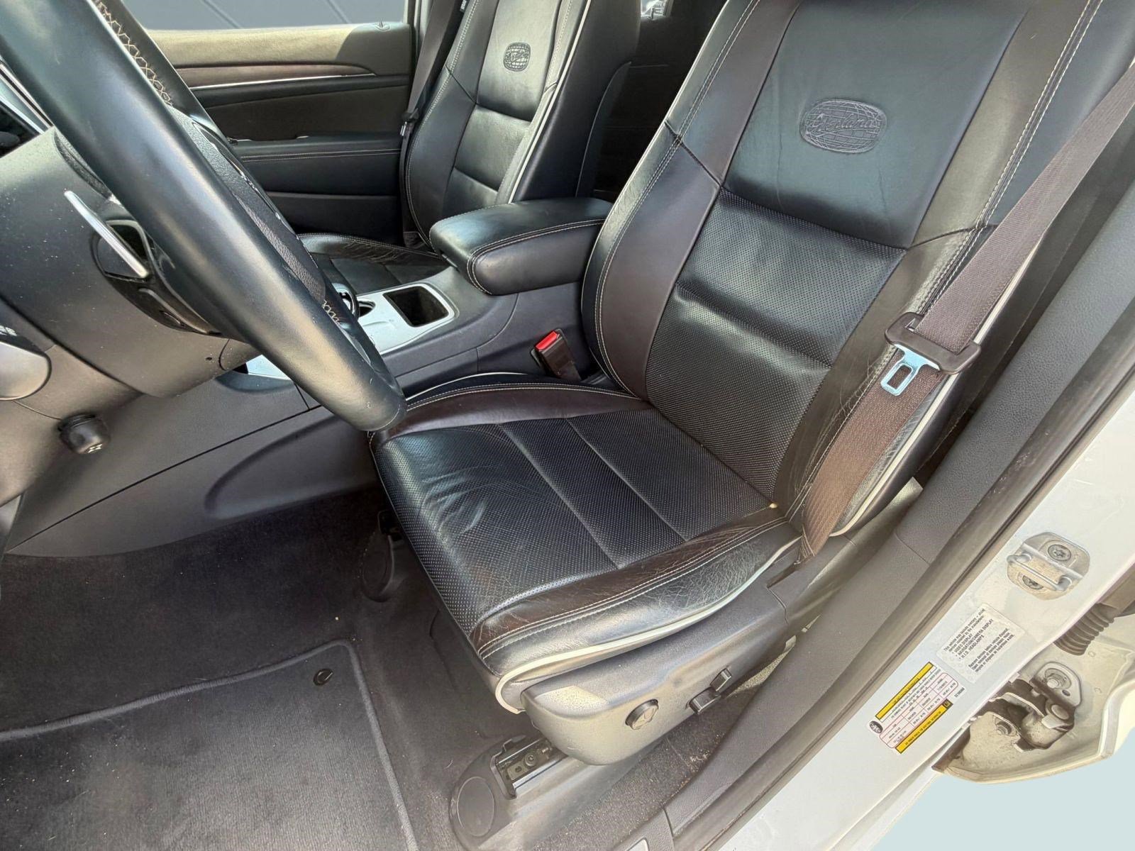 Used 2014 Jeep Grand Cherokee Overland RWD image 22