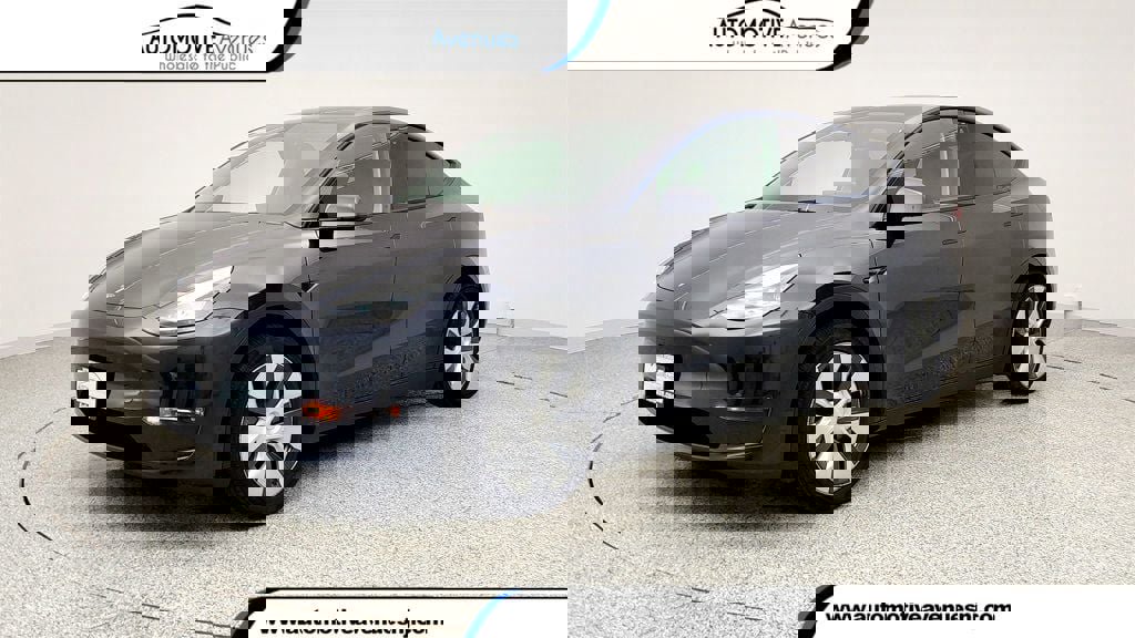Used 2024 Tesla Model Y Long Range image 1
