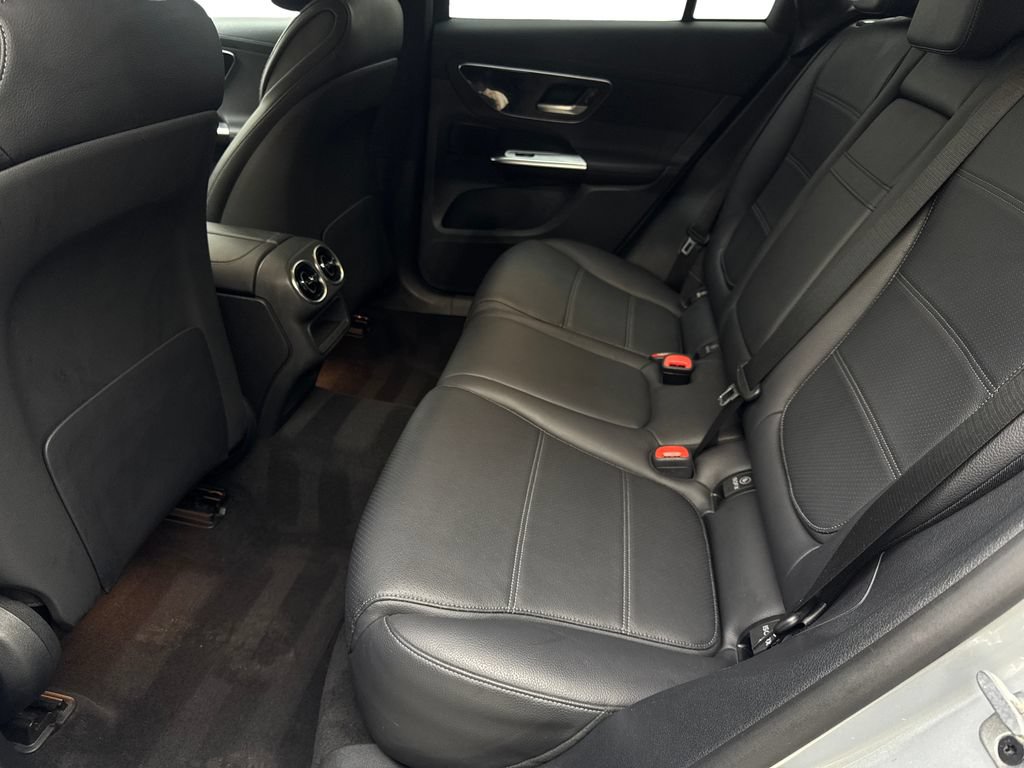 Used 2023 Mercedes-Benz GLC 300 4MATIC image 32