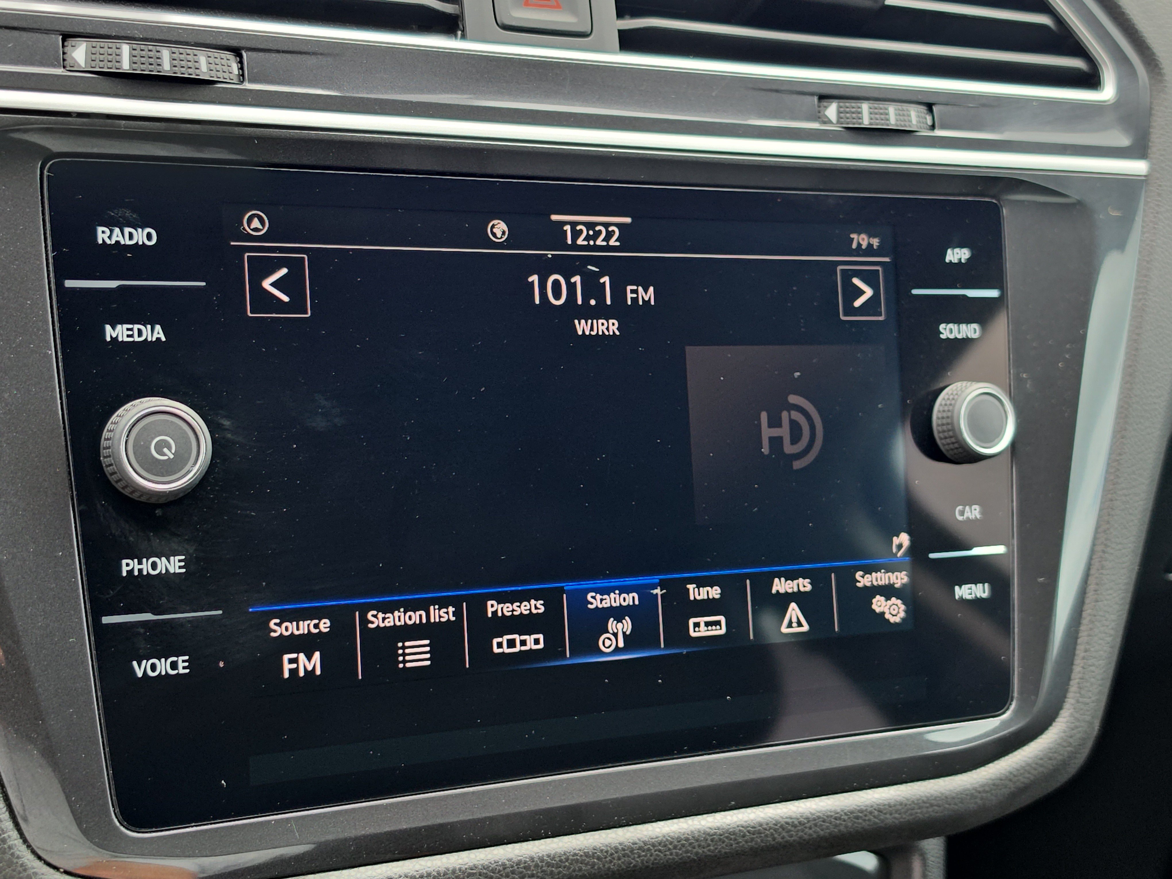 Used 2024 Volkswagen Tiguan SE FWD image 23