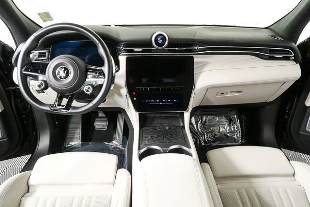 Used 2023 Maserati Grecale Modena AWD/4WD image 21