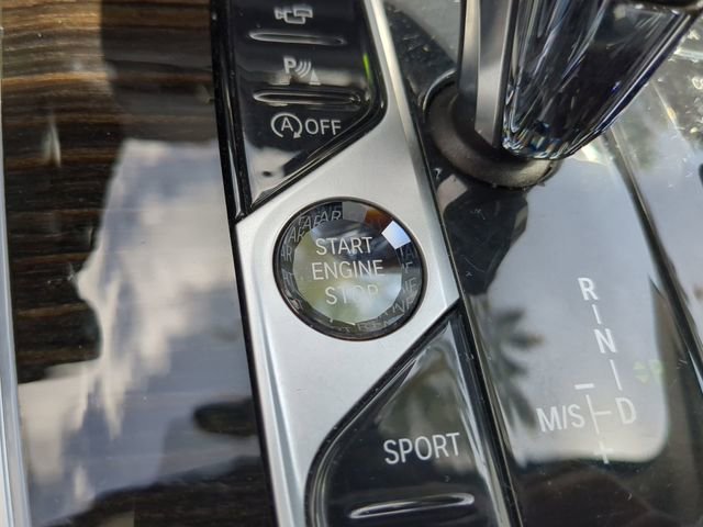 Used 2020 BMW X7 xDrive40i w/ Cold Weather Package AWD/4WD image 32