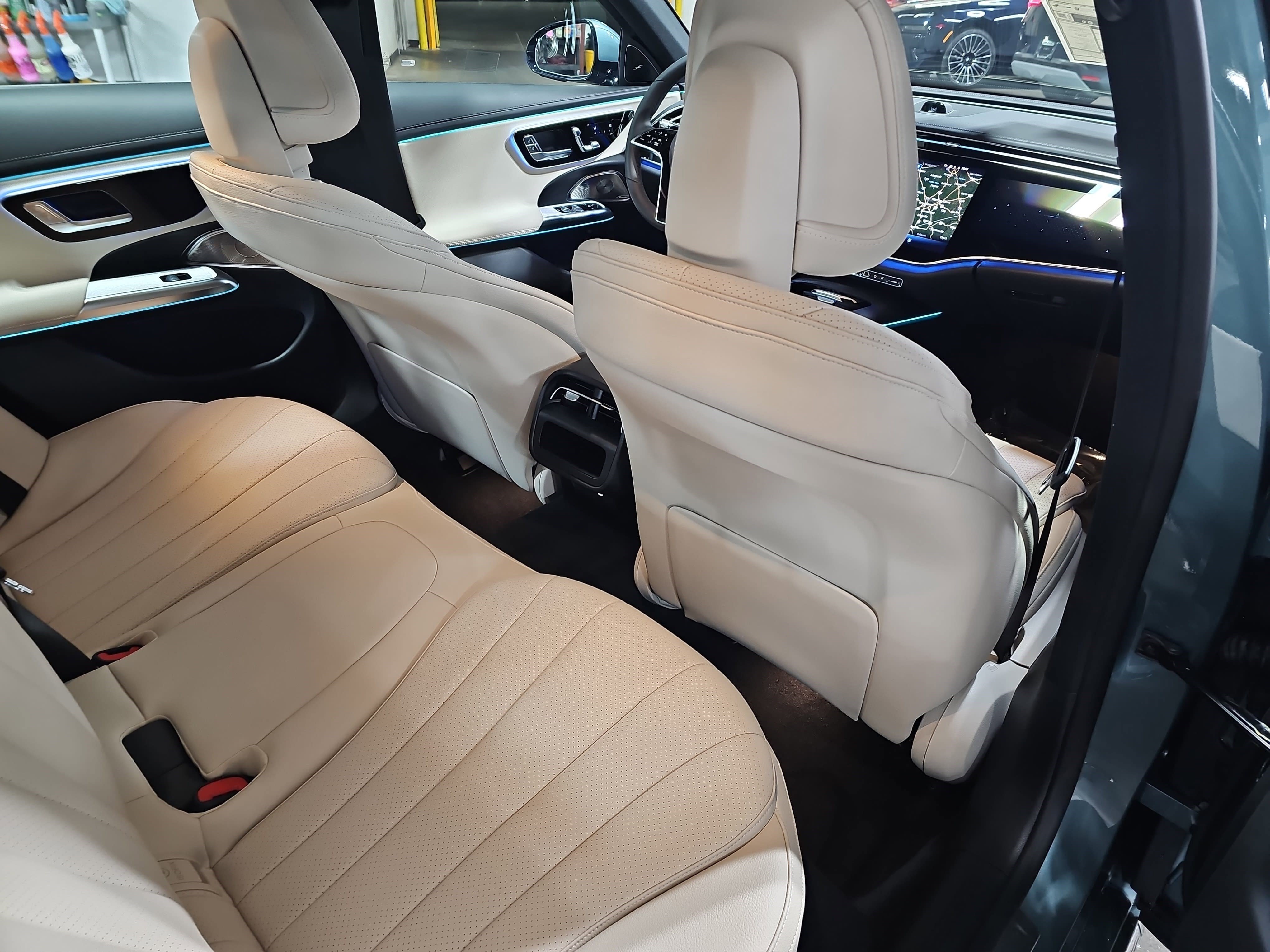 New 2026 Mercedes-Benz E 350 4MATIC Sedan image 11