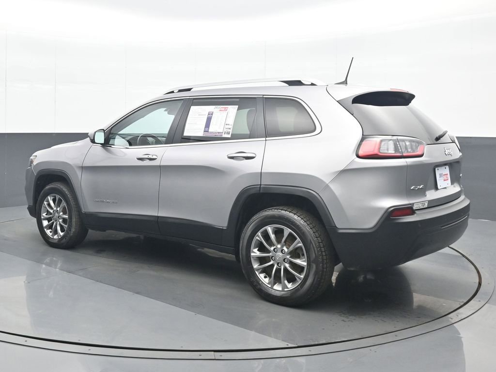 Used 2019 Jeep Cherokee Latitude Plus w/ Cold Weather Group AWD/4WD image 4
