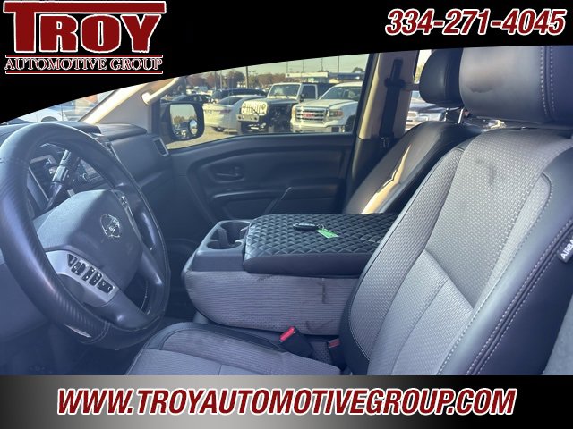 Used 2017 Nissan Titan S image 32