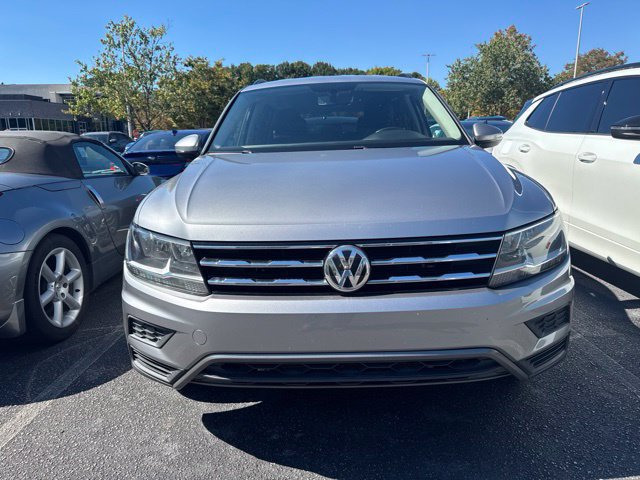 Used 2020 Volkswagen Tiguan SE FWD image 3