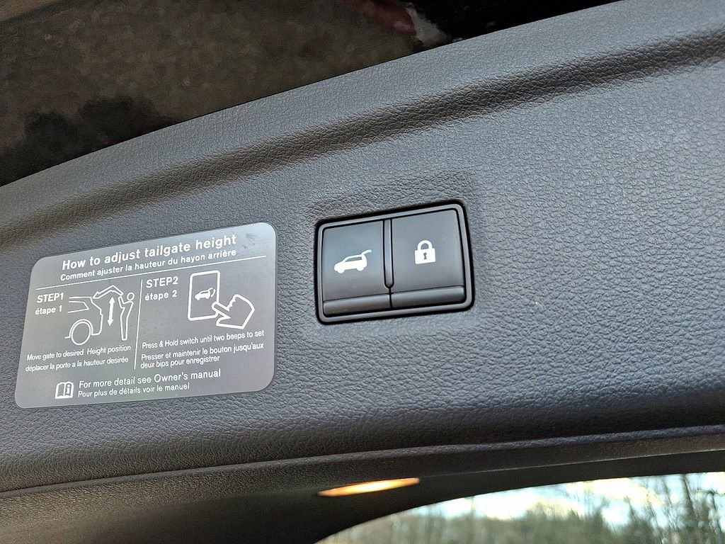 Used 2023 INFINITI QX50 Luxe image 30