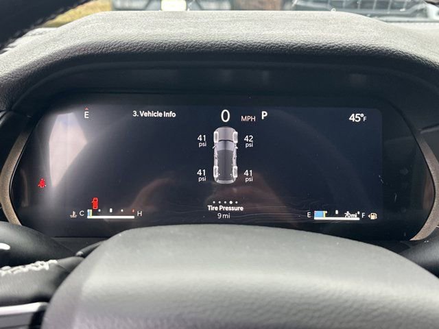 New 2025 Jeep Grand Cherokee Altitude image 30