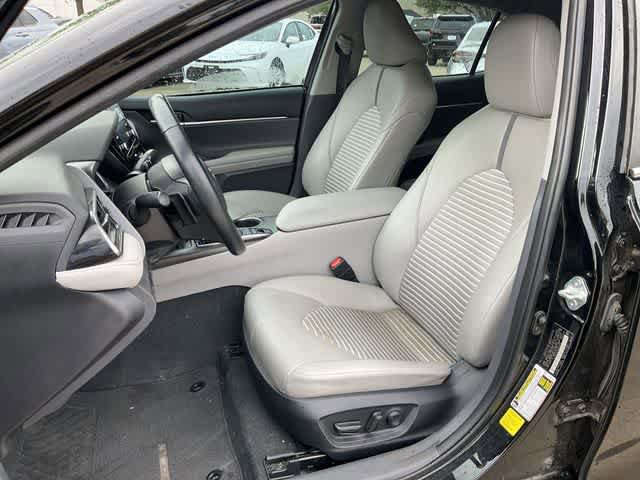 Used 2023 Toyota Camry SE FWD image 12