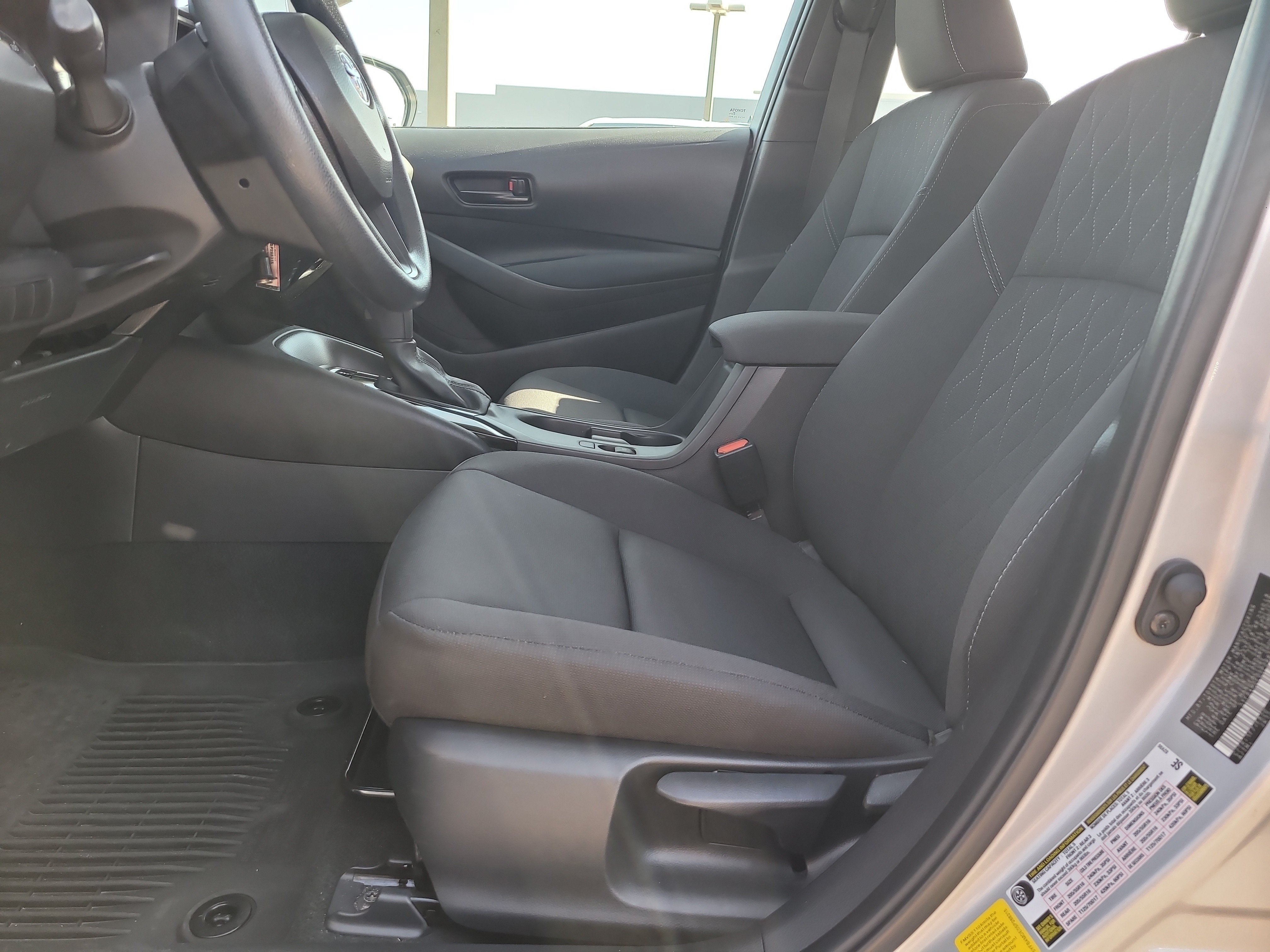 Used 2025 Toyota Corolla LE FWD image 17