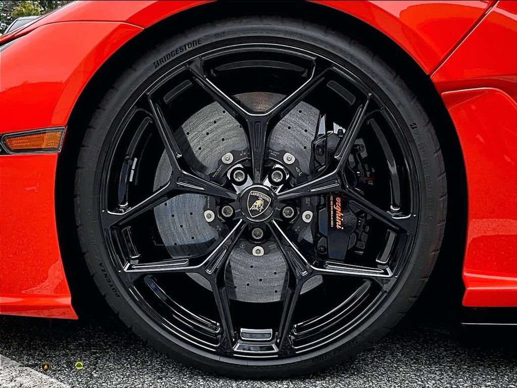 Used 2026 Lamborghini Revuelto AWD/4WD image 9