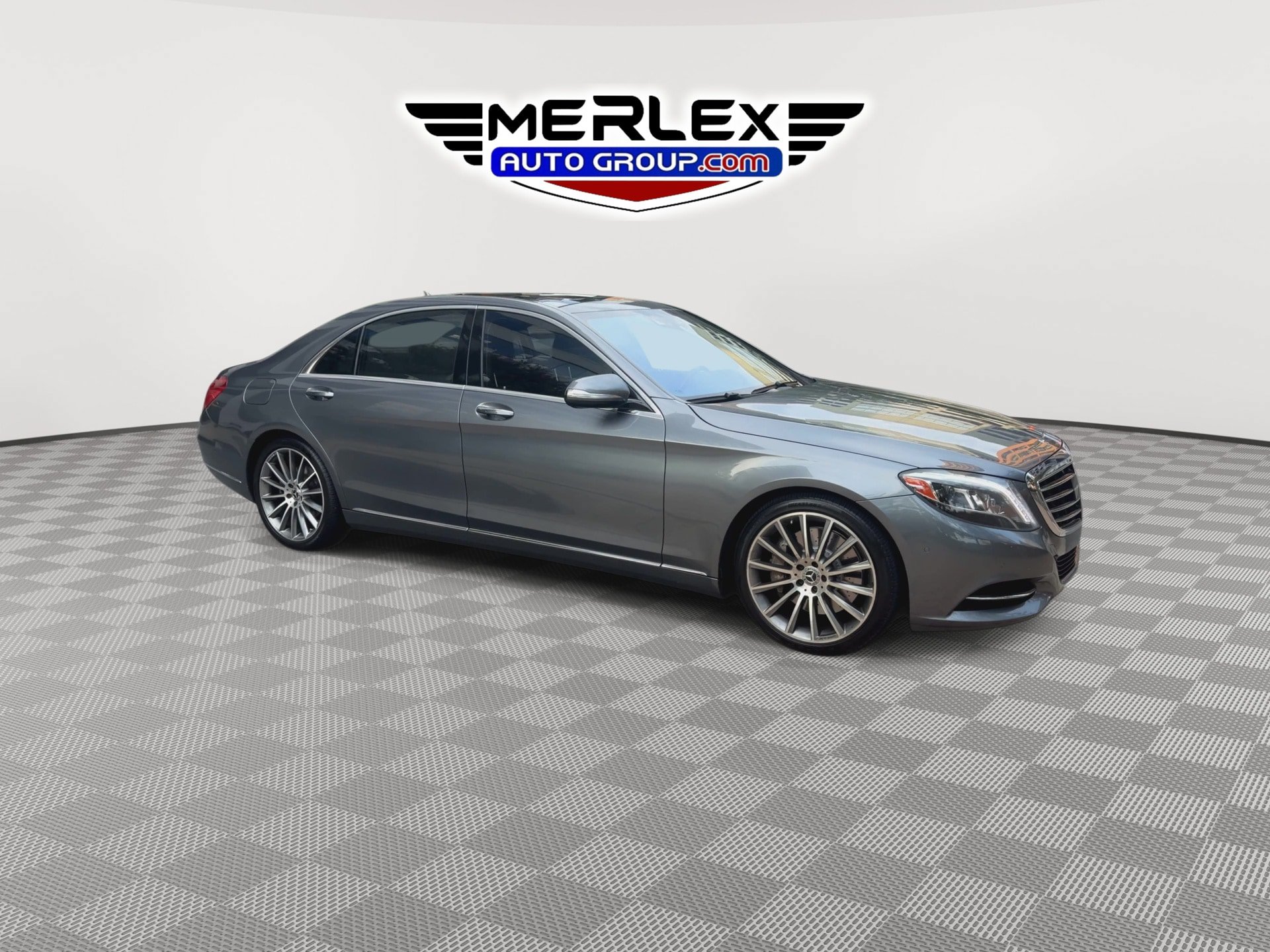 Used 2017 Mercedes-Benz S 550 4MATIC Sedan image 2
