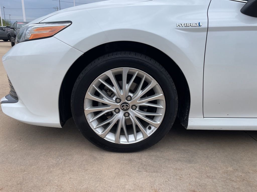 Used 2020 Toyota Camry XLE FWD image 15