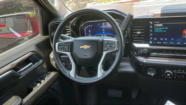 Used 2024 Chevrolet Silverado 1500 LT AWD/4WD image 25
