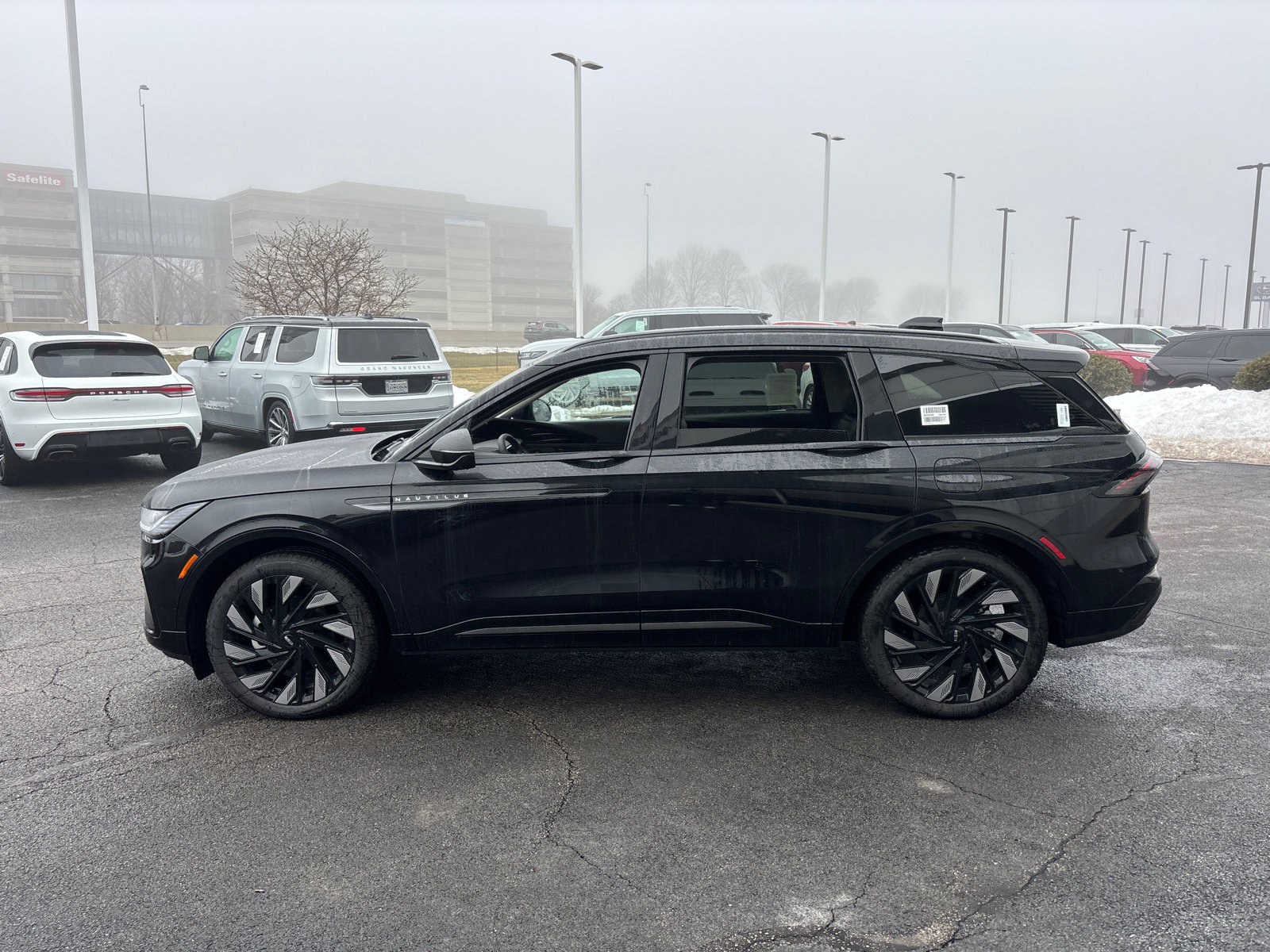 New 2026 Lincoln Nautilus Reserve w/ Jet Appearance Package AWD/4WD image 4