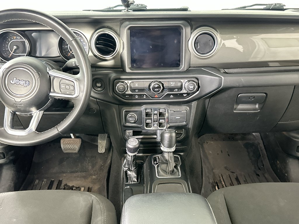 Used 2023 Jeep Gladiator Overland AWD/4WD image 19