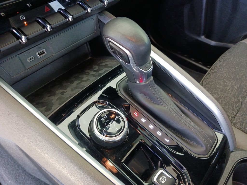 Used 2024 Chevrolet Colorado ZR2 w/ Technology Package image 38