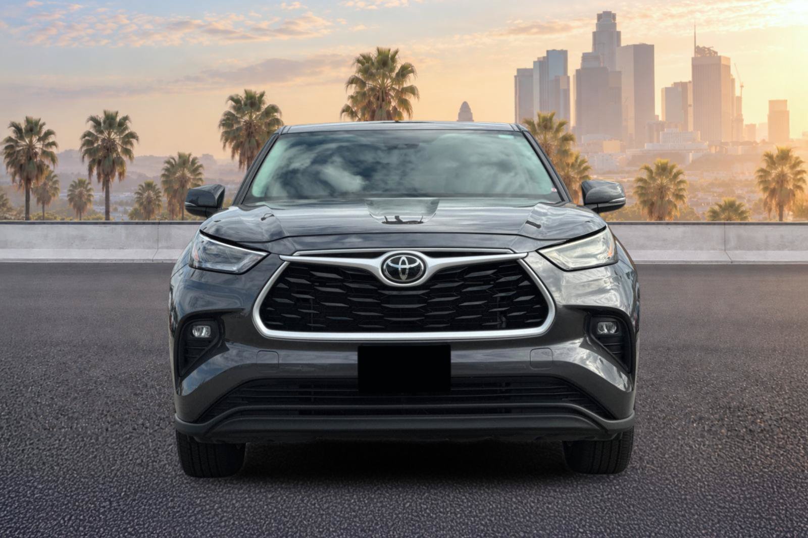 Used 2023 Toyota Highlander LE AWD/4WD image 9