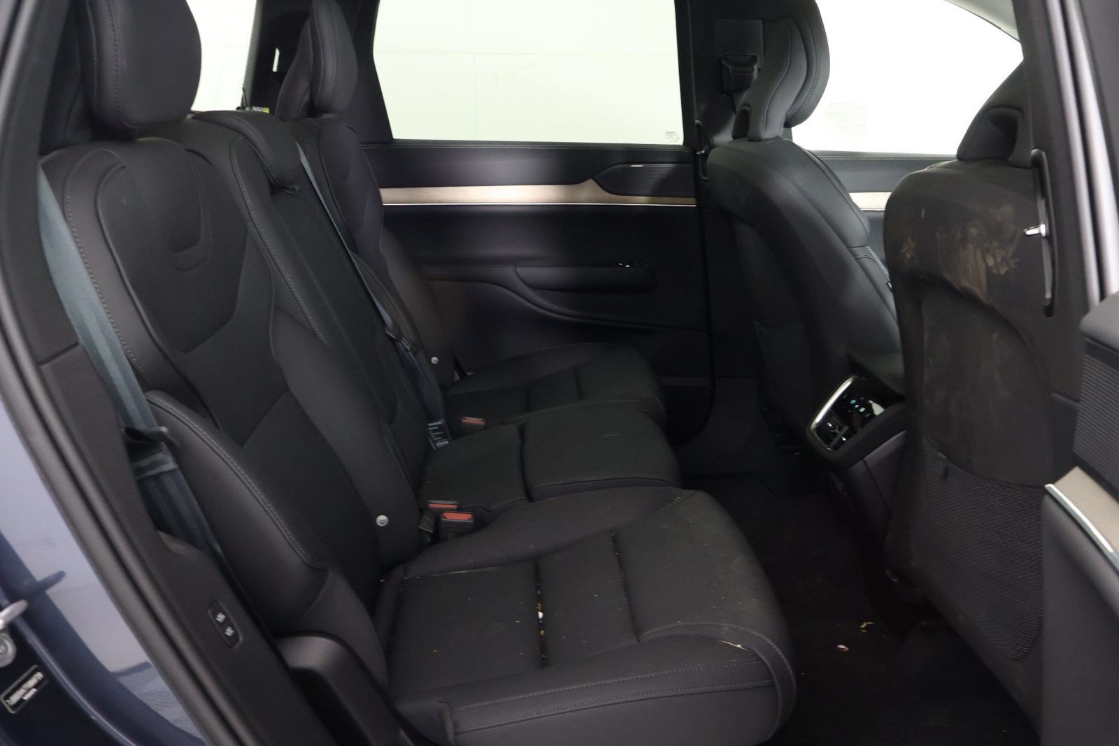 Used 2026 Volvo EX90 Plus RWD image 28