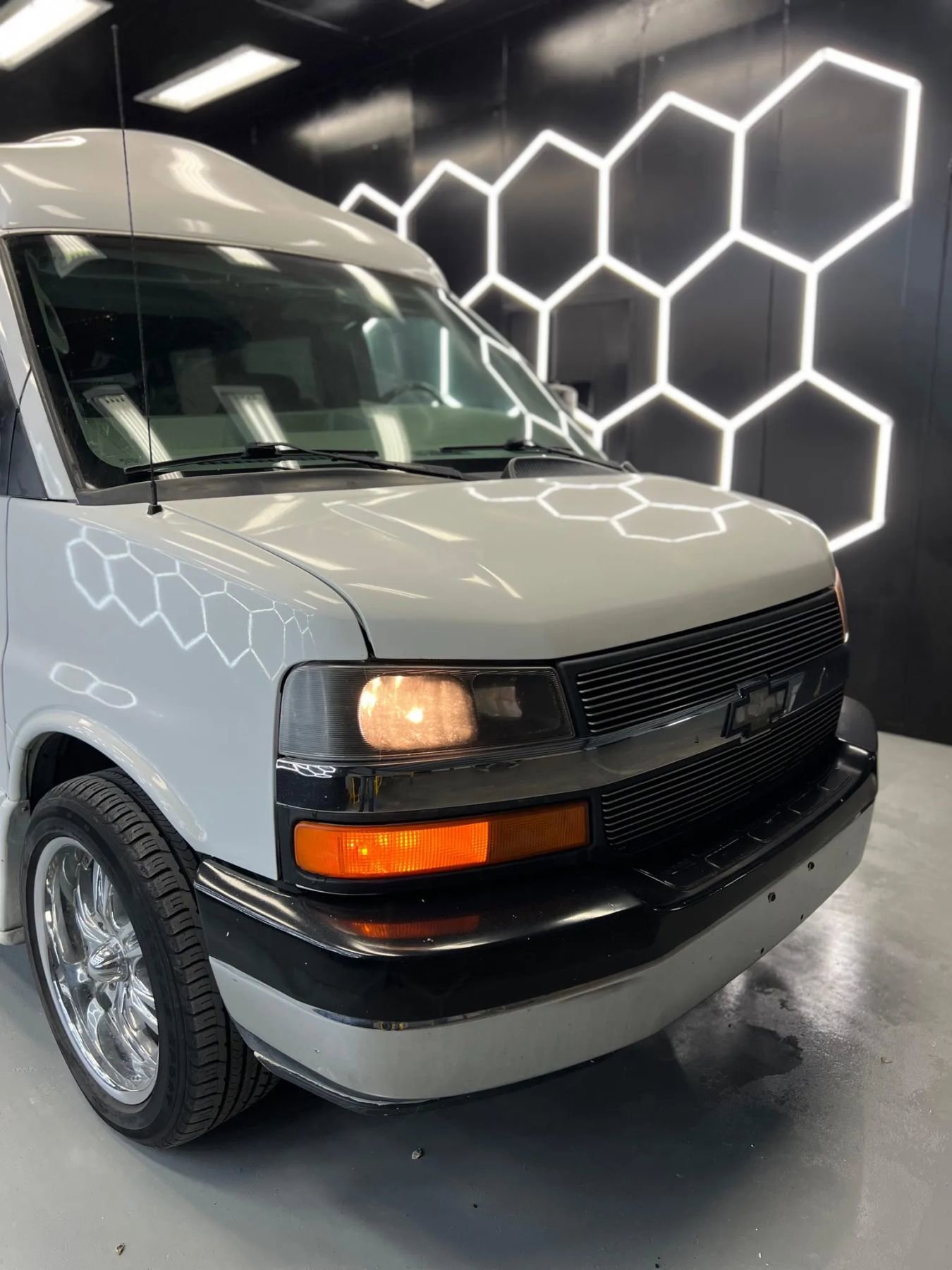 Used 2006 Chevrolet Express 1500 w/ Preferred Equipment Group image 22